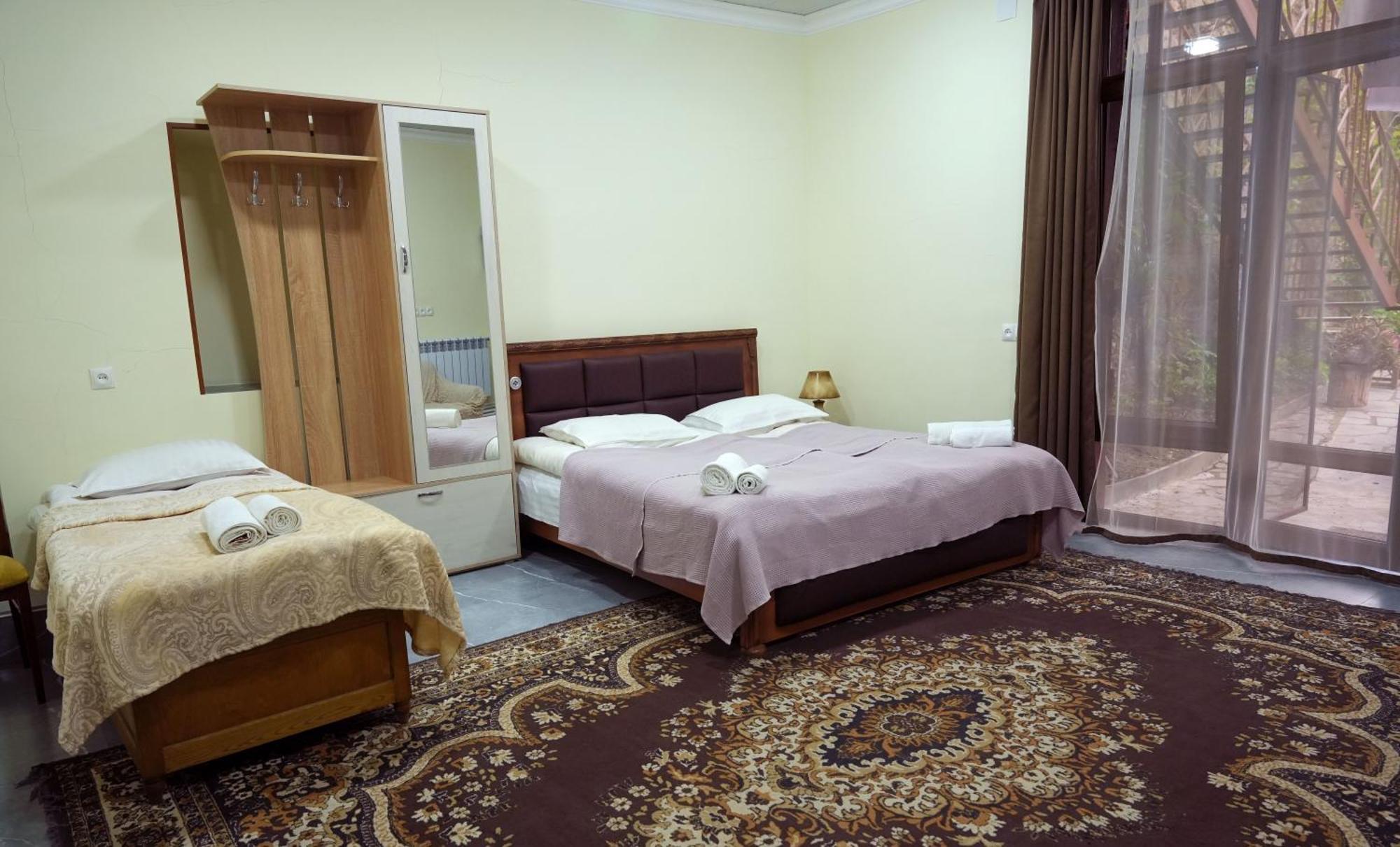 Iris B&B In Debed Canyon 阿拉韦尔迪 外观 照片